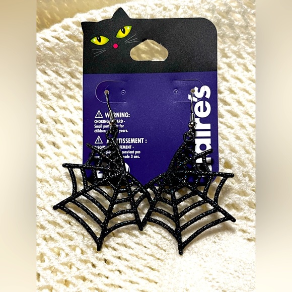 Claire's Jewelry Claires Halloween Goth Spiderweb Chandelier
